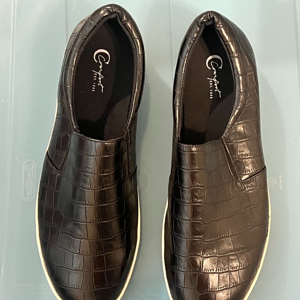 Black print loafers